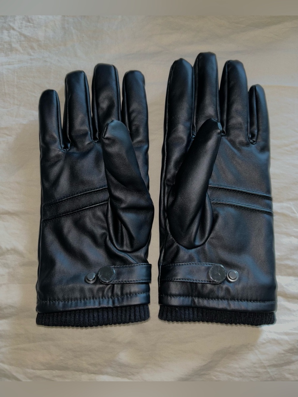 GAP Women’s Black Leather Gloves